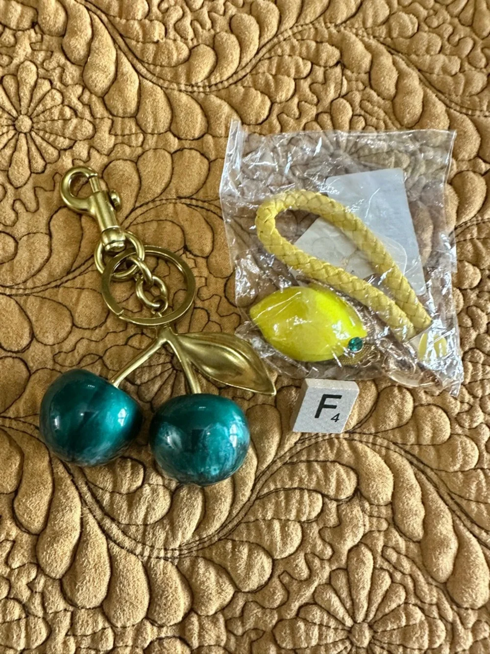 Pick your set of bag charms/key chains - Picture 7 of 9